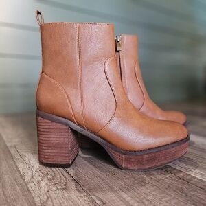 House of Harlow 1960 Platform Festival Brown Heeled Boots